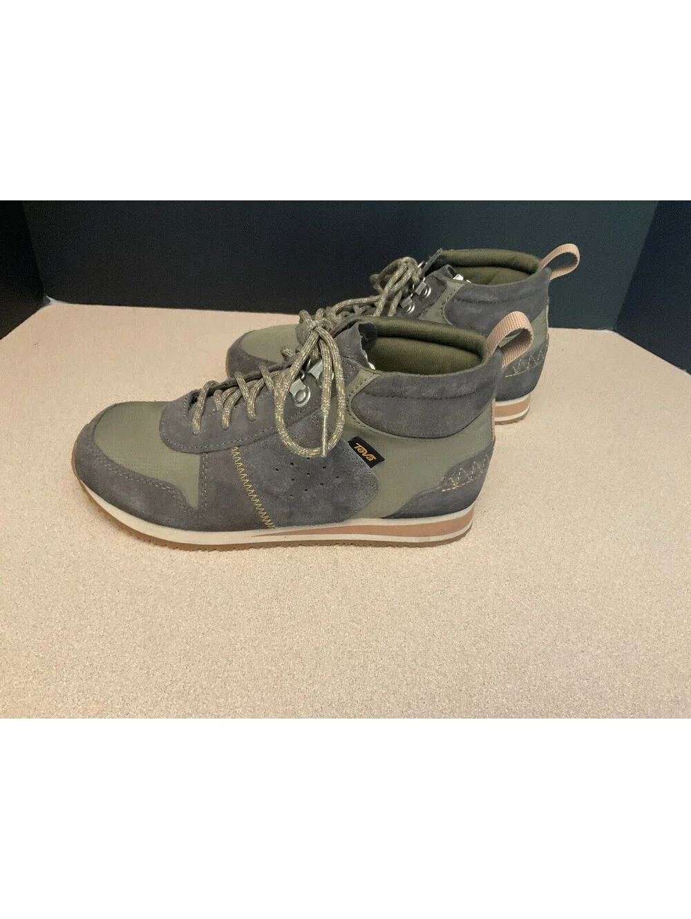 Womens Teva Highside 84 Mid Green/Grey Sneakers/Shoes. Size 7.5. Nice Shoes!!!